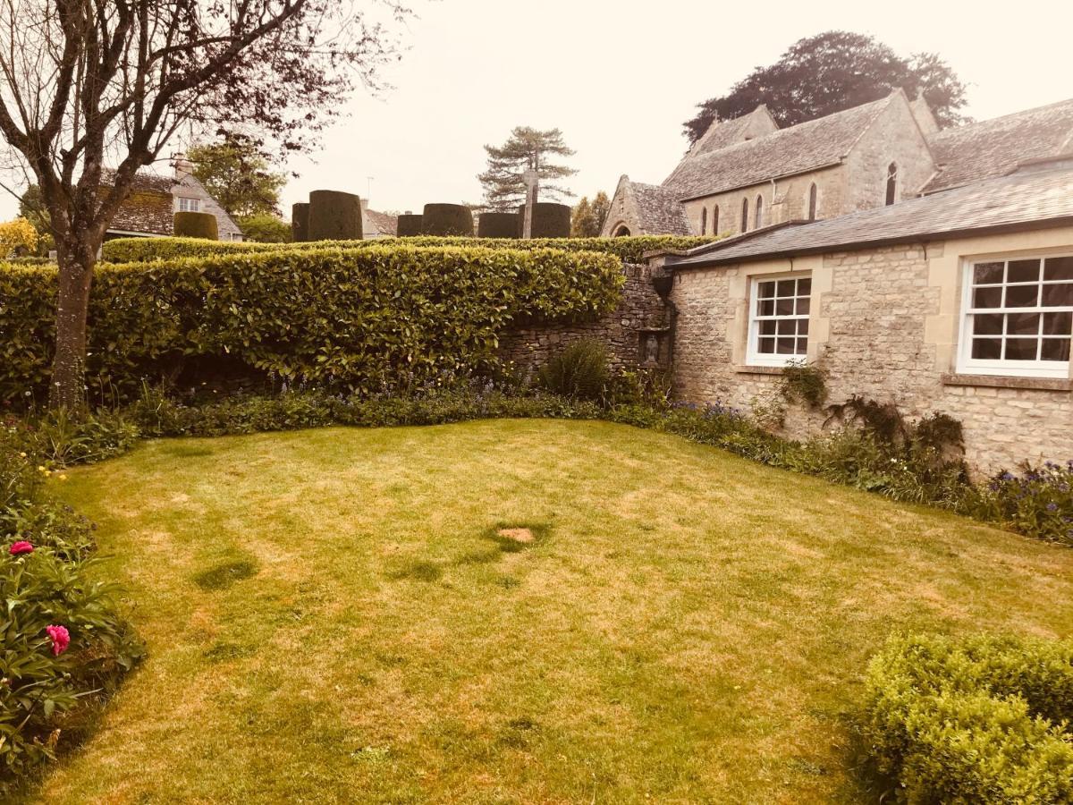The Old Post Office Studio Apartment In A Beautiful Cotswold Village Cirencester Exterior photo