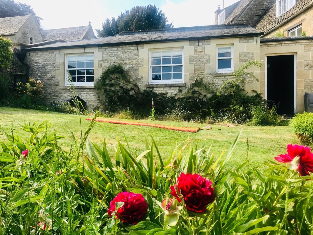 The Old Post Office Studio Apartment In A Beautiful Cotswold Village Cirencester Exterior photo